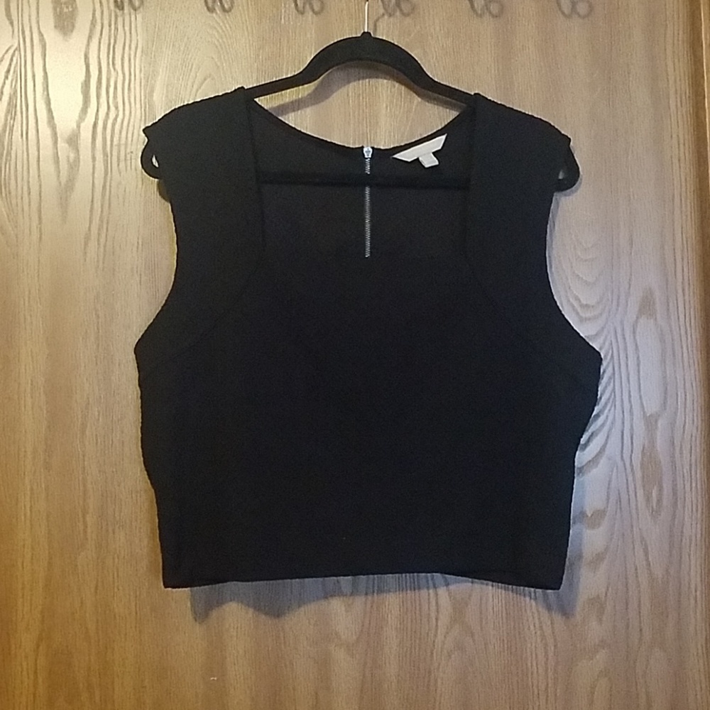 Banana Republic - Black Textured Crop Top
